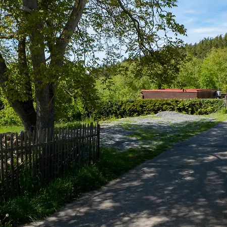 Pelechy * Kovářov